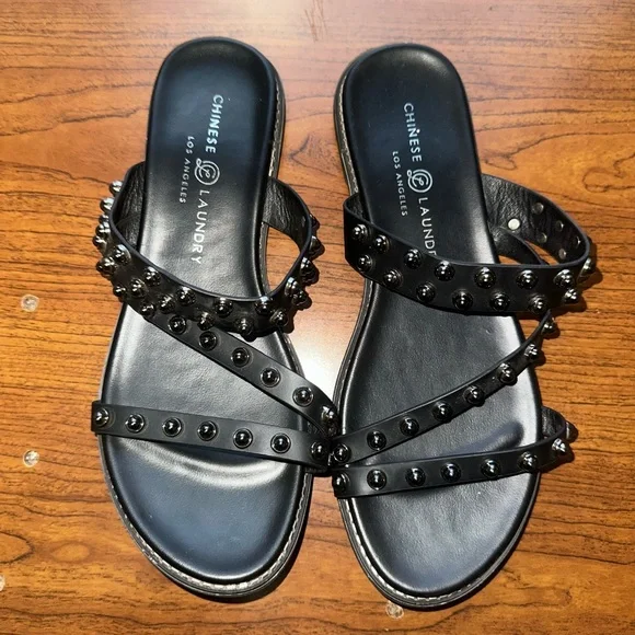 Chinese Laundry Women’s Black Studded Sandals Size 38 Size 7.5 - Picture 3 of 6